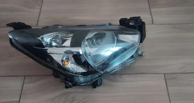 Mazda Demio Headlight - thumbnail 2