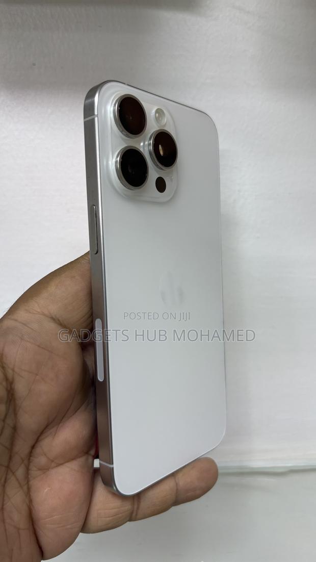 Apple iPhone 15 Pro Max 256 GB White - thumbnail 3