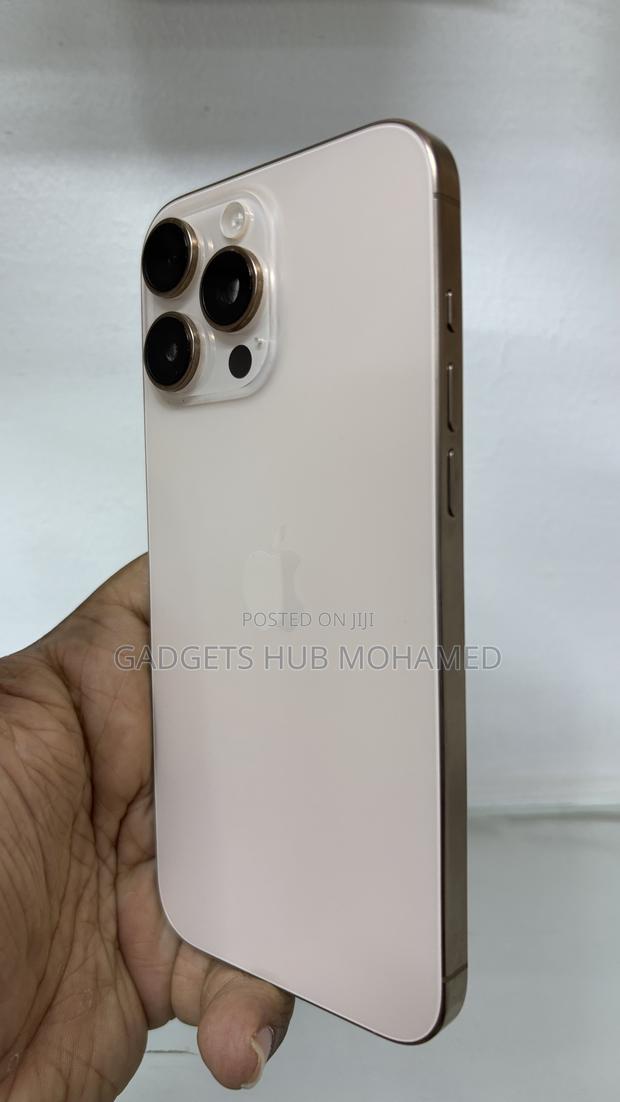 Apple iPhone 16 Pro Max 256 GB Gold - thumbnail 5