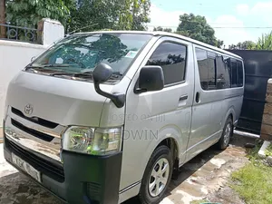 Toyota HiAce 2010 Silver