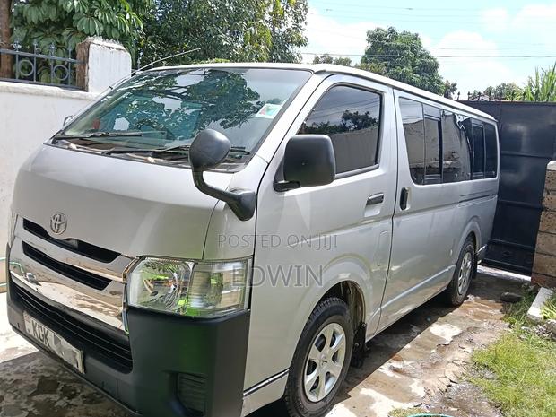 Toyota HiAce 2010 Silver - thumbnail 3