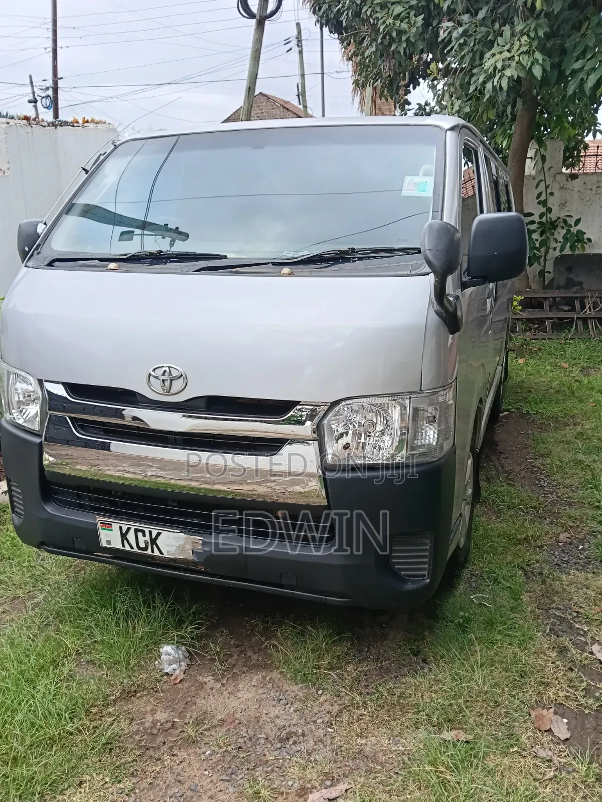 Toyota HiAce 2010 Silver