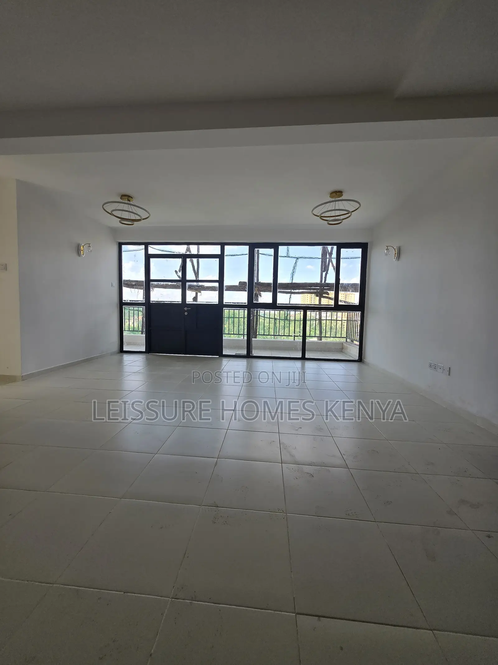 3bdrm Duplex in Thome for sale