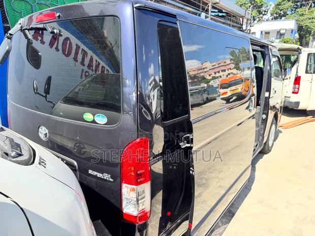 Toyota HiAce 2019 Black - thumbnail 5