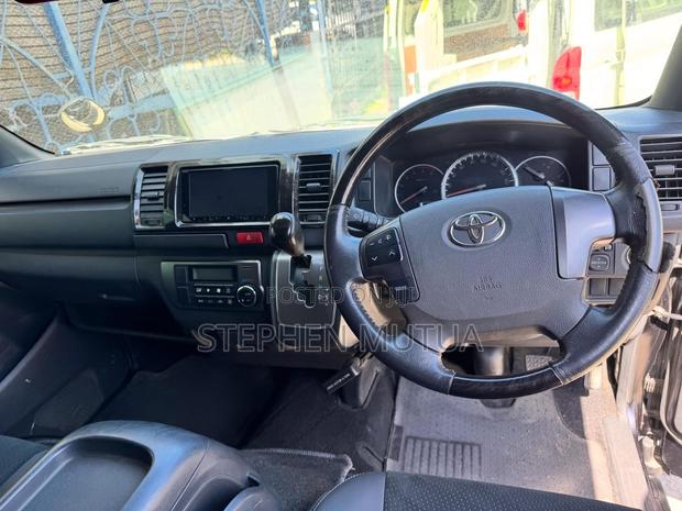 Toyota HiAce 2019 Black - thumbnail 6