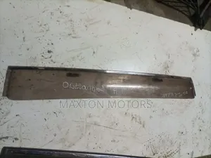 Mitsubishi Outlander Rear Windbreaker 2008