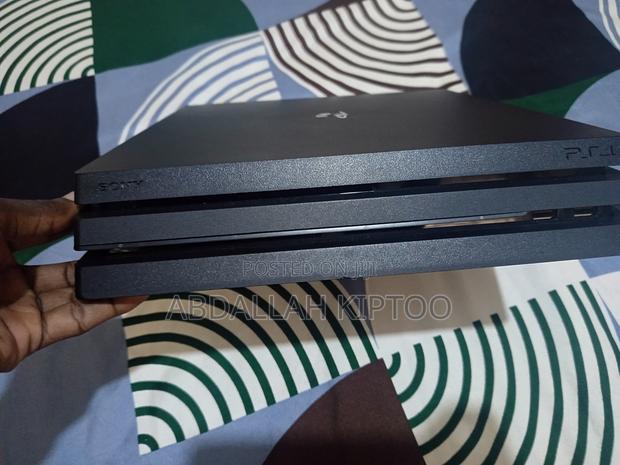Playstation 4 Pro - main view
