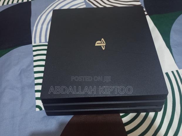 Playstation 4 Pro - thumbnail 2