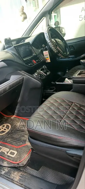 Toyota Noah 2015 Silver