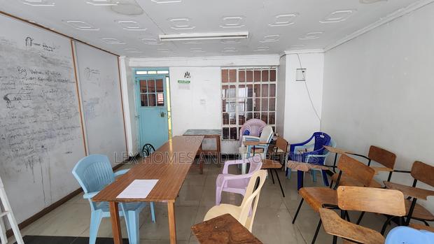 Office to Let P.M - thumbnail 4