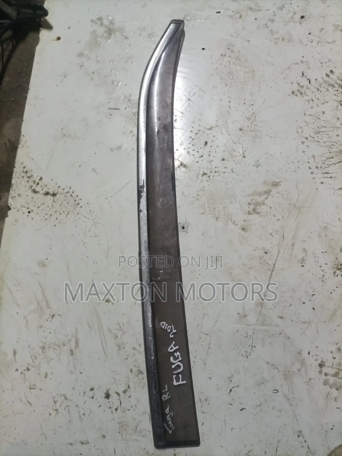 Nissan Fuga 2010 Rear Windbreaker