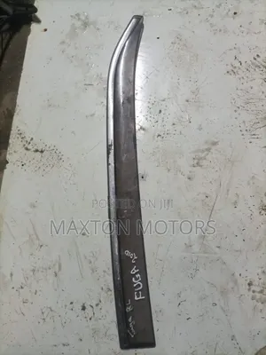 Nissan Fuga 2010 Rear Windbreaker