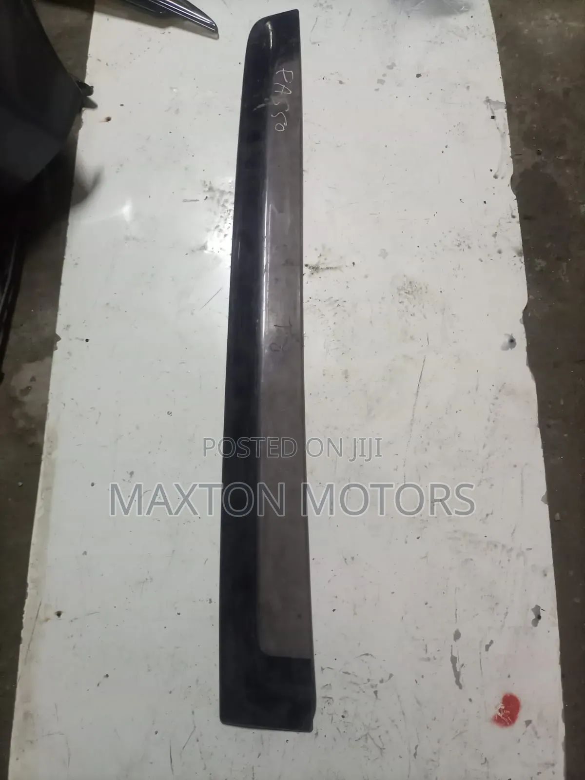 Toyota Passo Boon Rear Windbreaker