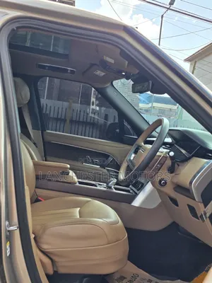 Land Rover Range Rover Vogue 2022 Beige