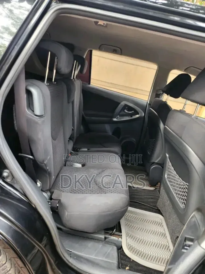 Toyota Vanguard 2012 Black
