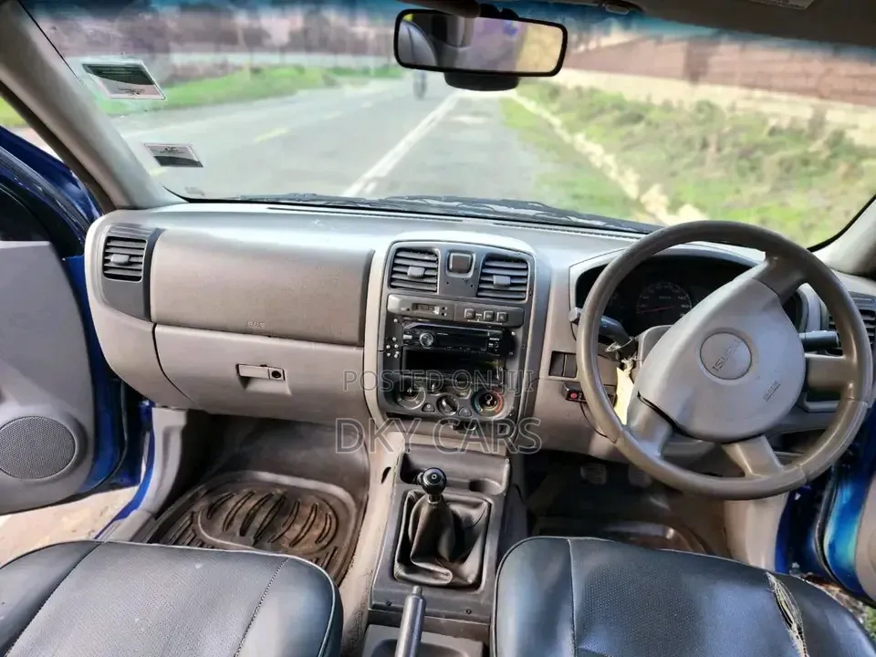 Isuzu D-MAX 2003 Blue