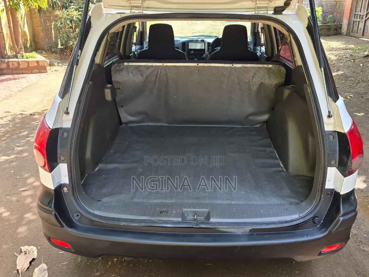 Nissan Advan 2013 White
