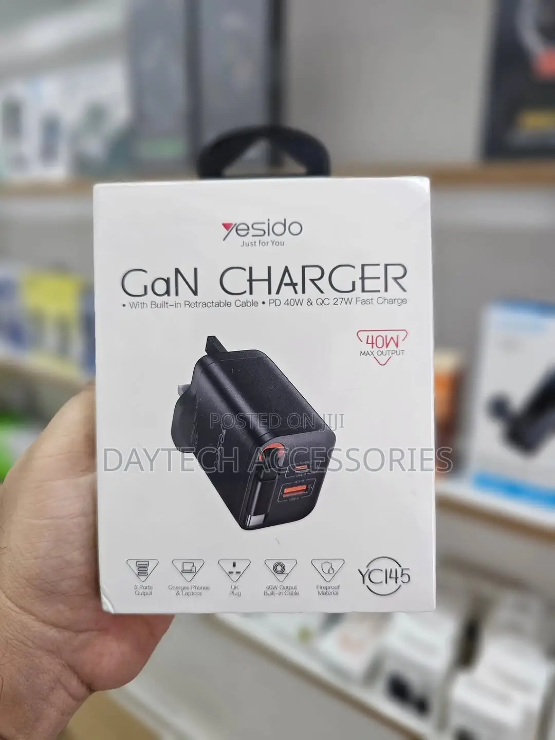 This Is a Yesido Yc145 40w Gan Charger in Black.