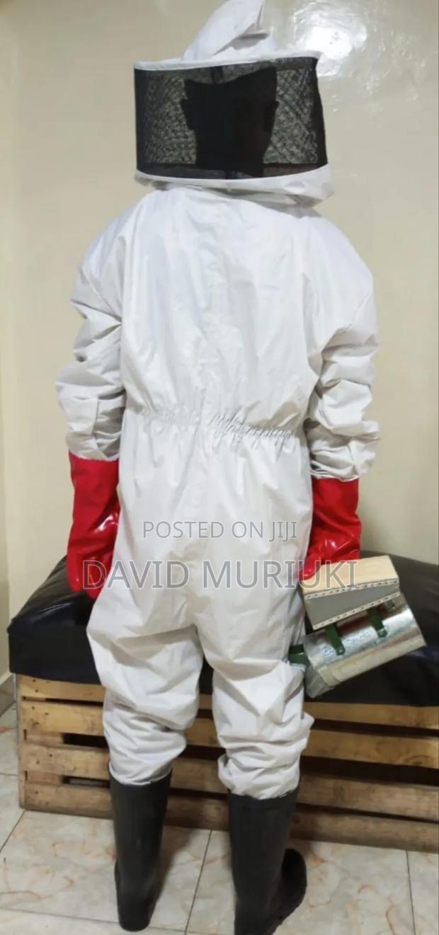 Bee Suit Plus Smoker