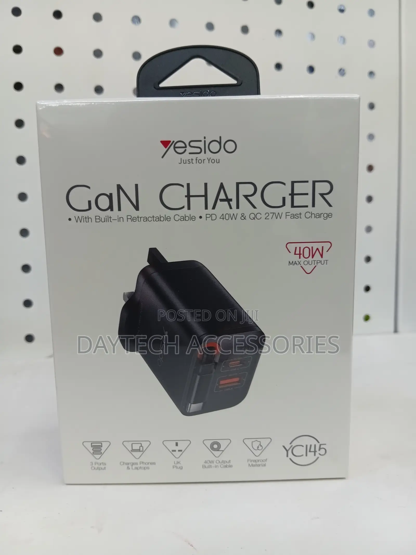 This Is a Yesido Yc145 40w Gan Charger in Black.