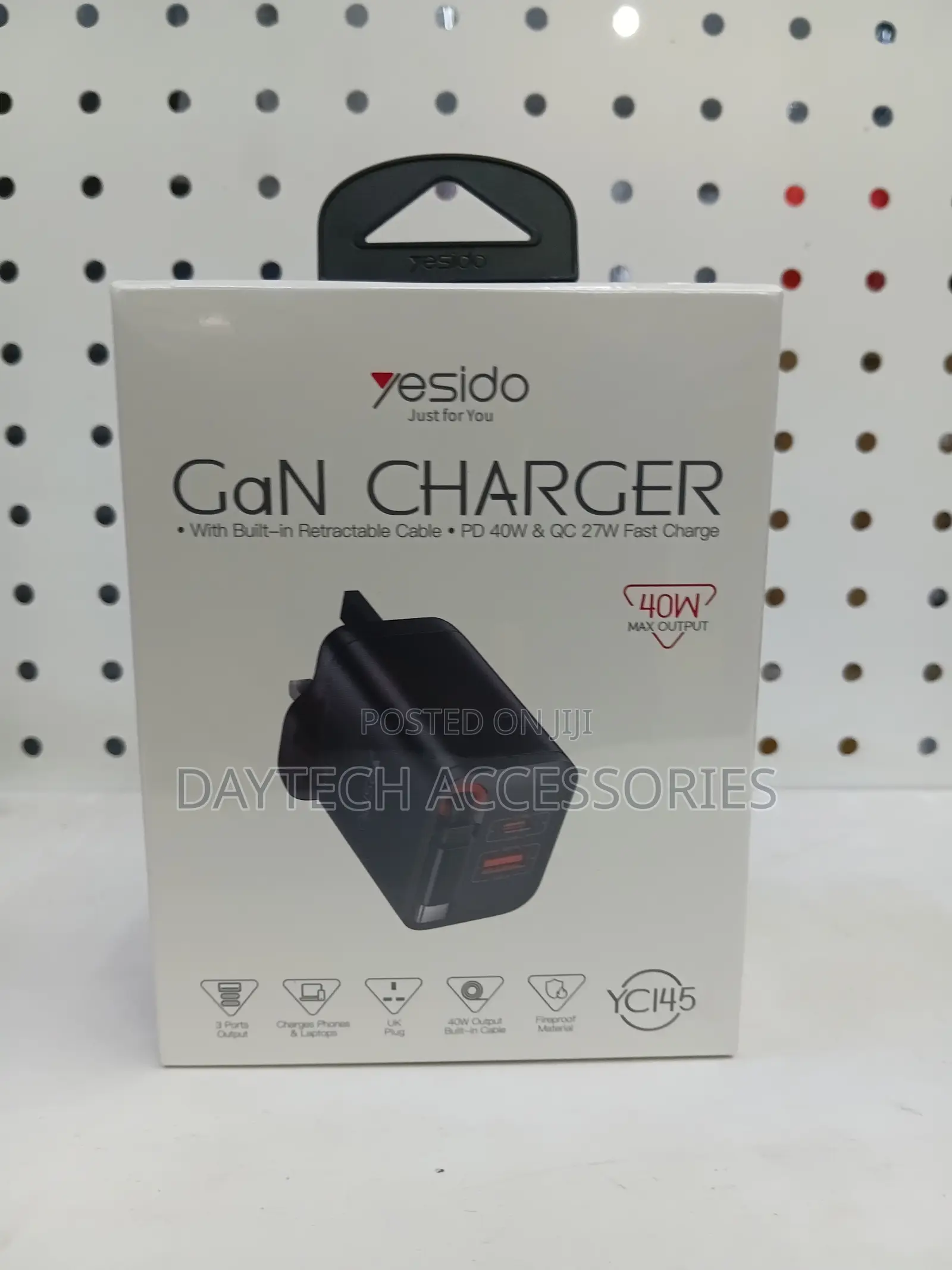 This Is a Yesido Yc145 40w Gan Charger in Black.
