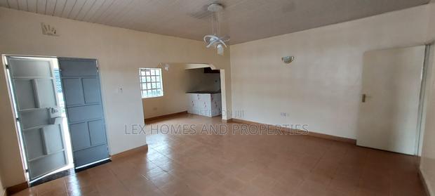 3bdrm Bedsitter in Nkoroi for rent