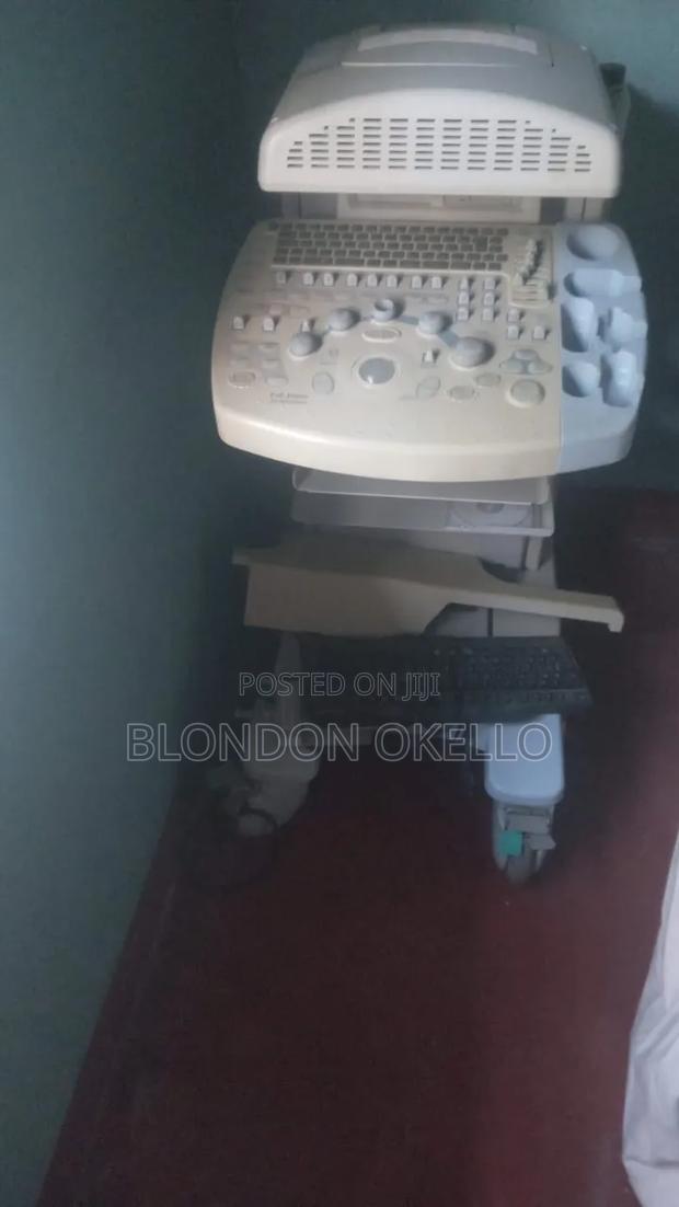 Ultrasound Machine - thumbnail 2