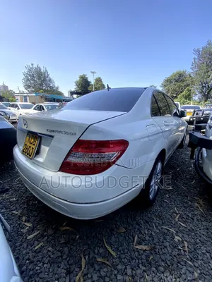 Mercedes-Benz C200 2009 White