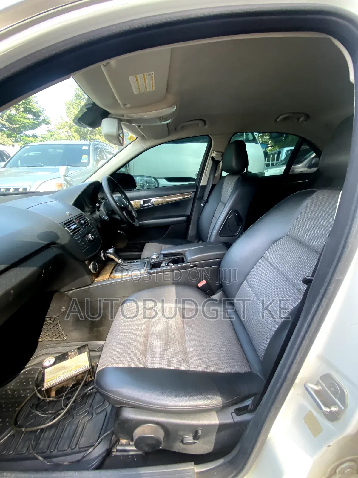 Mercedes-Benz C200 2009 White