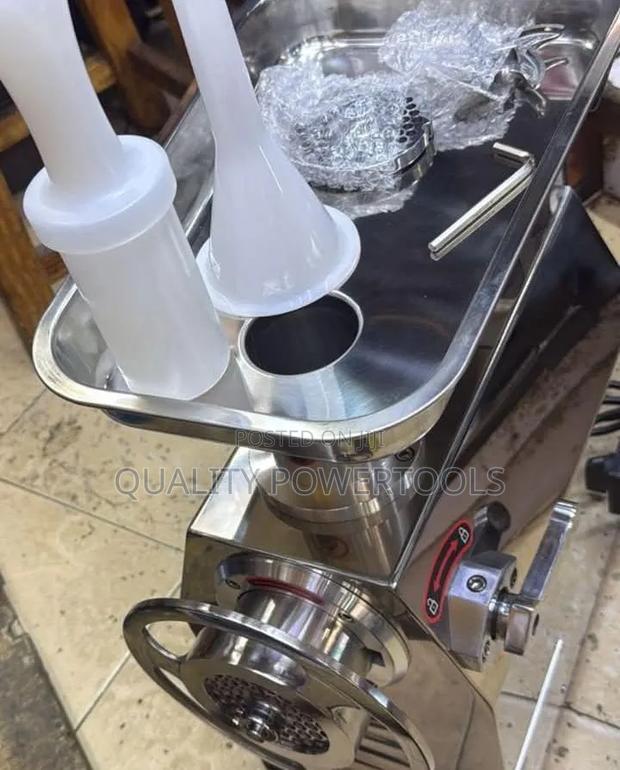 Powerful M 22 Meat Mincer With Riverse - main view