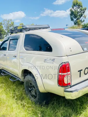 Toyota Hilux 2011 Silver