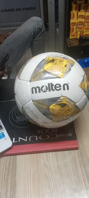 Size 5 Football Molten Ball