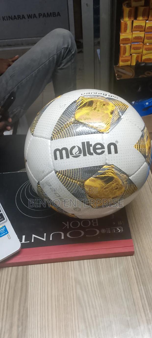 Size 5 Football Molten Ball