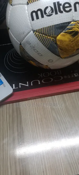 Size 5 Football Molten Ball
