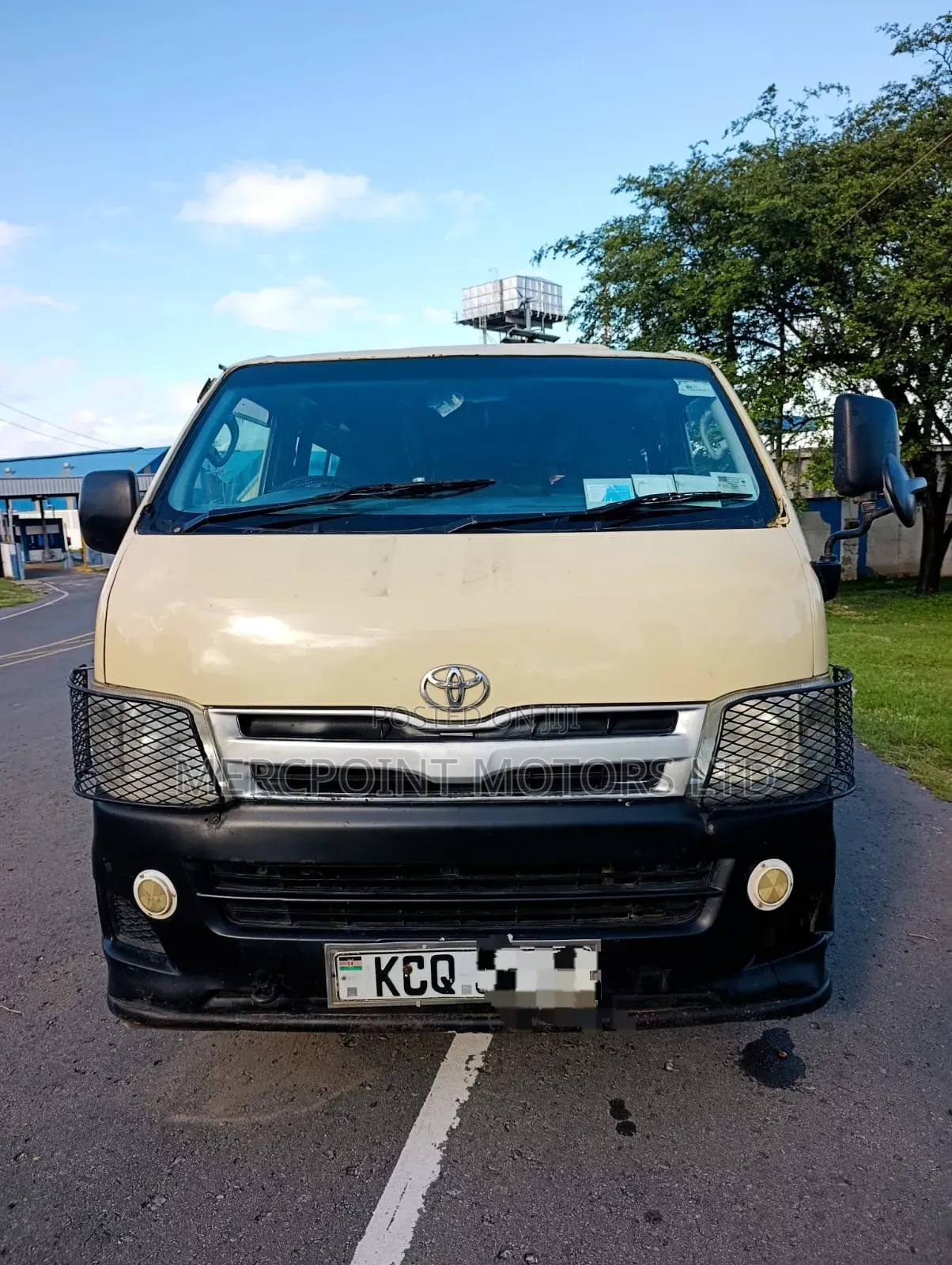 Toyota HiAce 2012 Beige