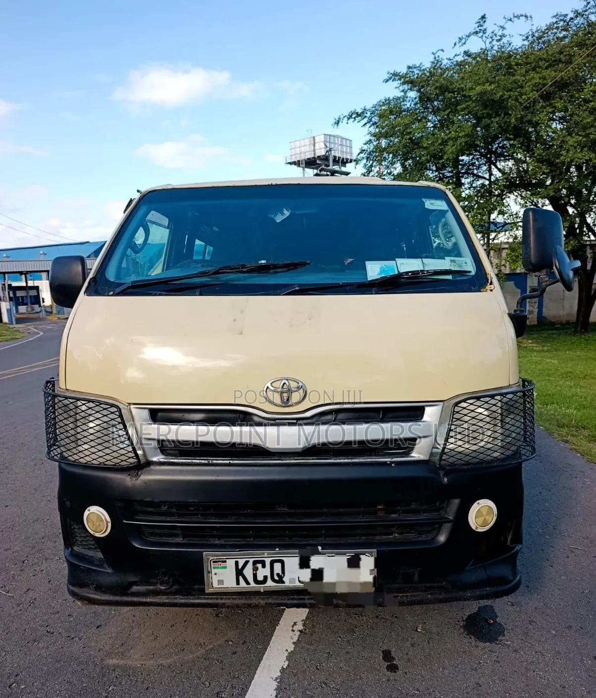 Toyota HiAce 2012 Beige
