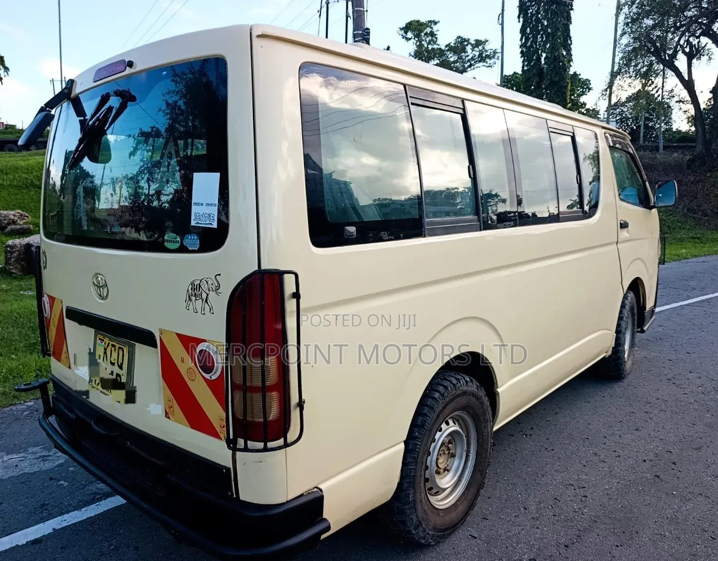 Toyota HiAce 2012 Beige