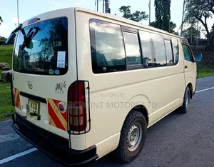 Toyota HiAce 2012 Beige