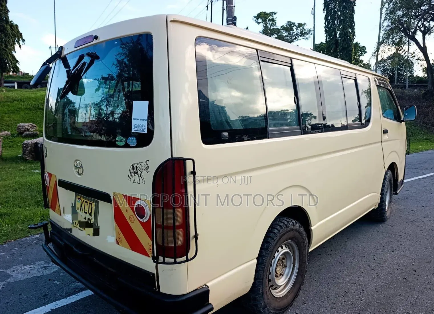 Toyota HiAce 2012 Beige