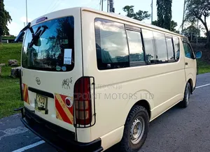 Toyota HiAce 2012 Beige