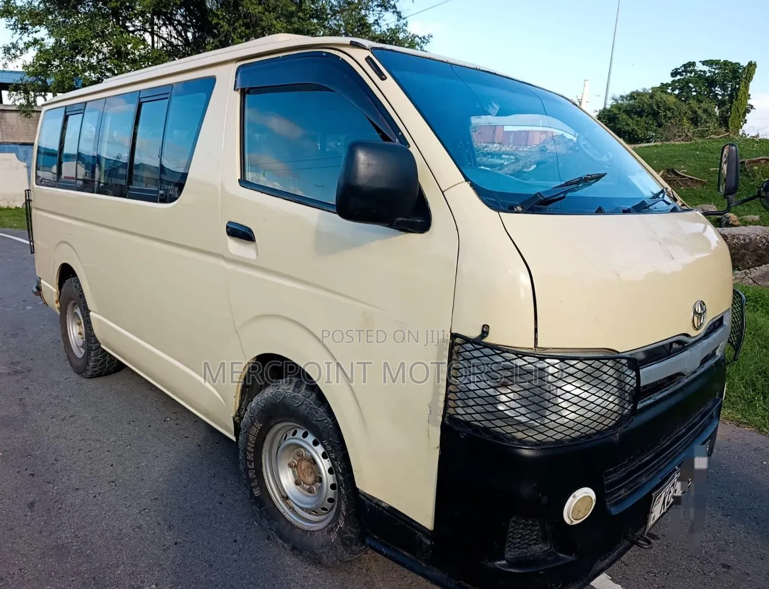 Toyota HiAce 2012 Beige