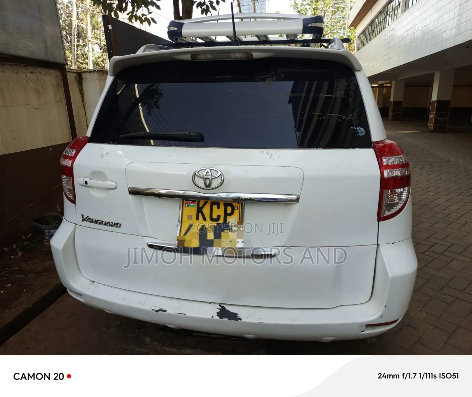 Toyota Vanguard 2011 White