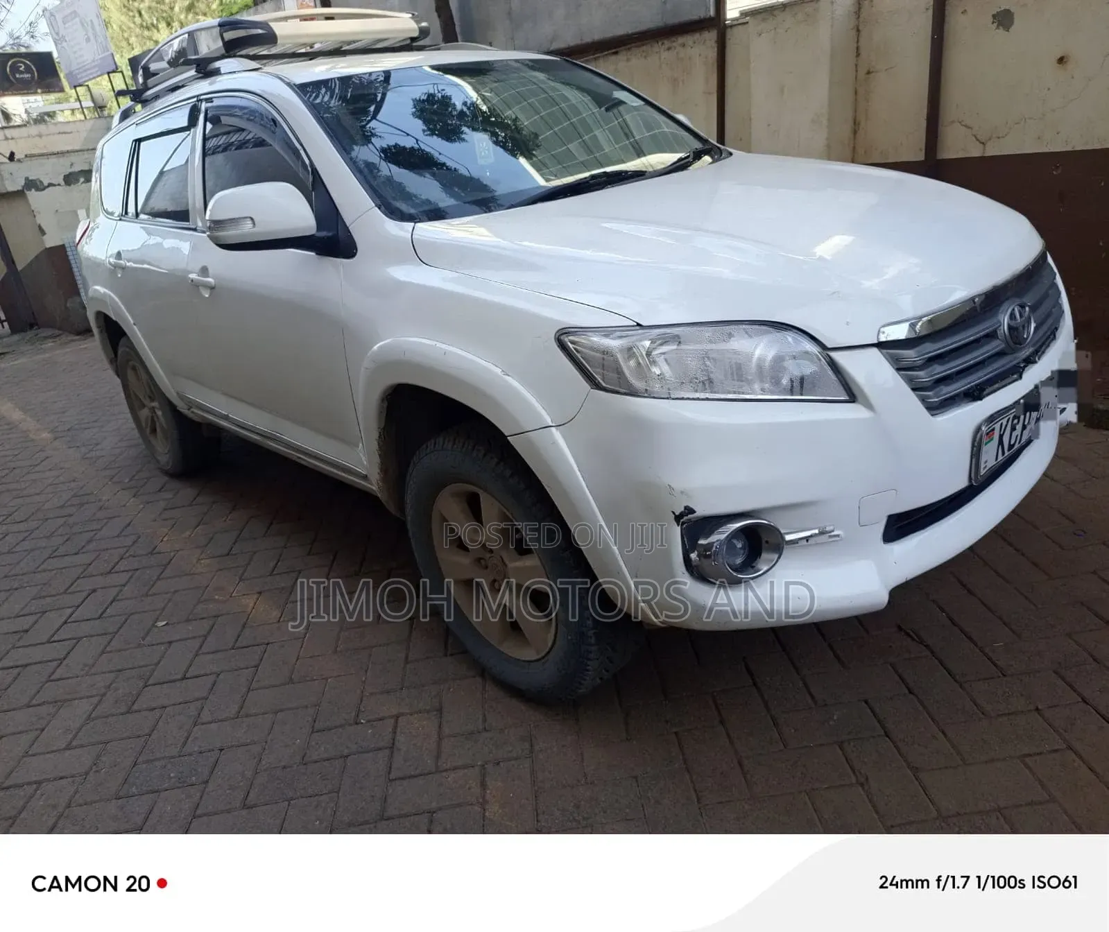 Toyota Vanguard 2011 White