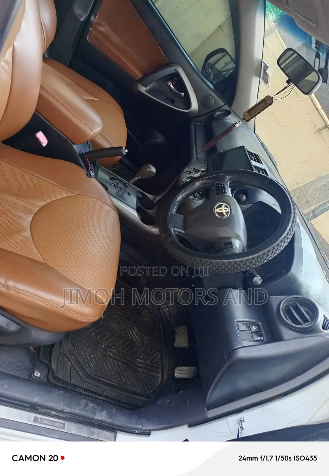 Toyota Vanguard 2011 White