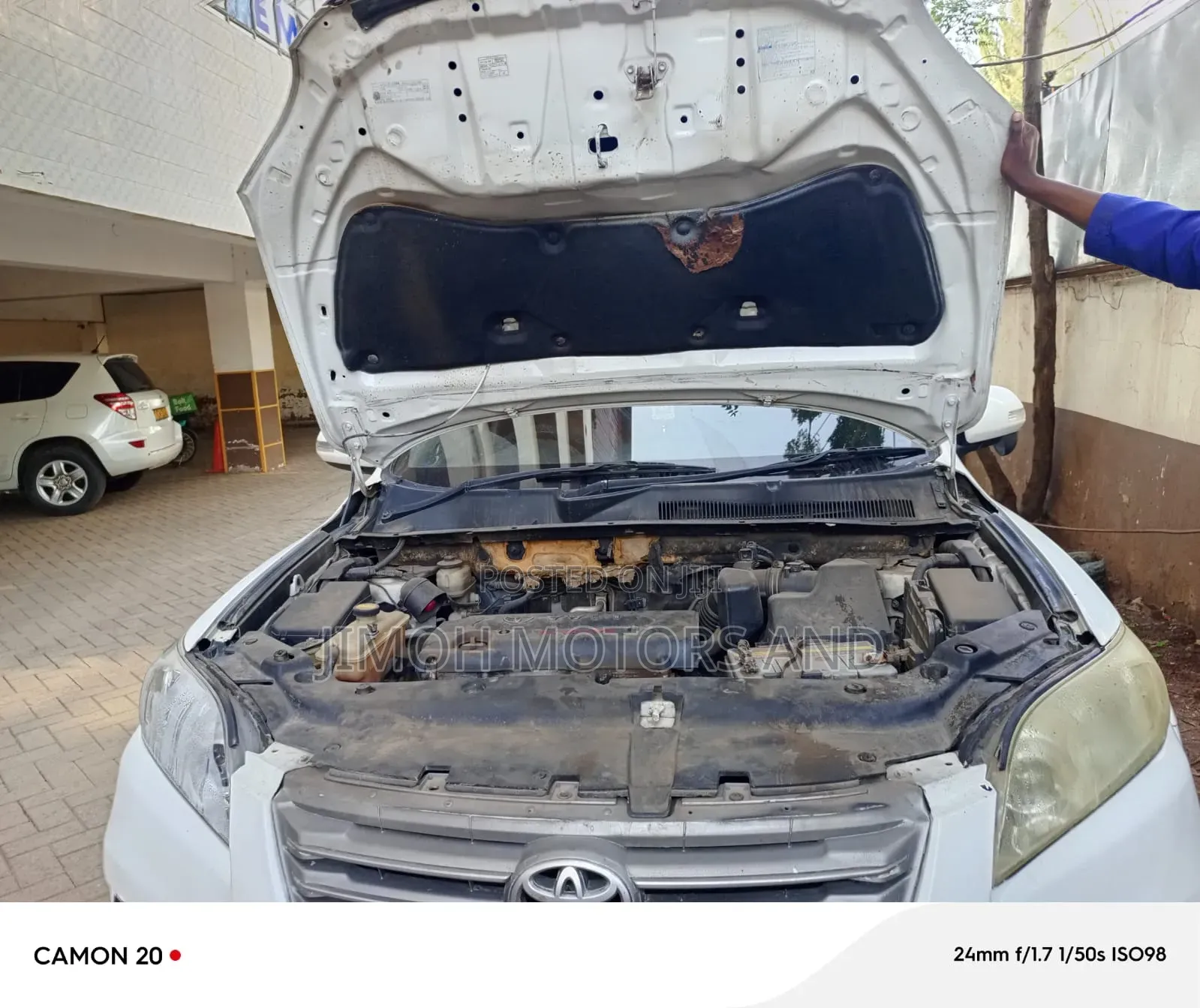Toyota Vanguard 2011 White