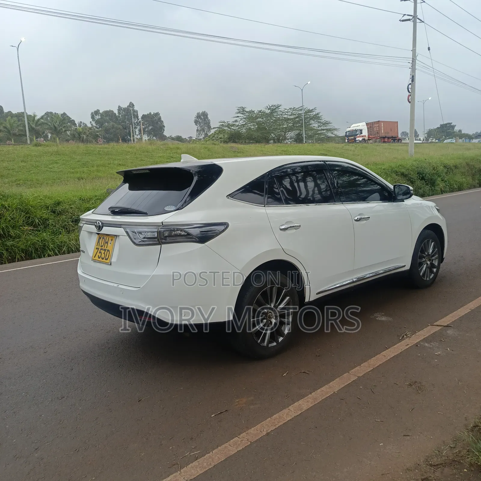 Toyota Harrier 2.0 2015 White