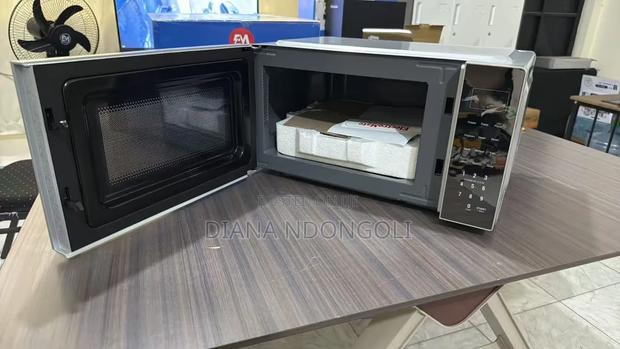 ! New
*Electromate Digital Microwave Oven With Handle*Capacity:20l - thumbnail 2