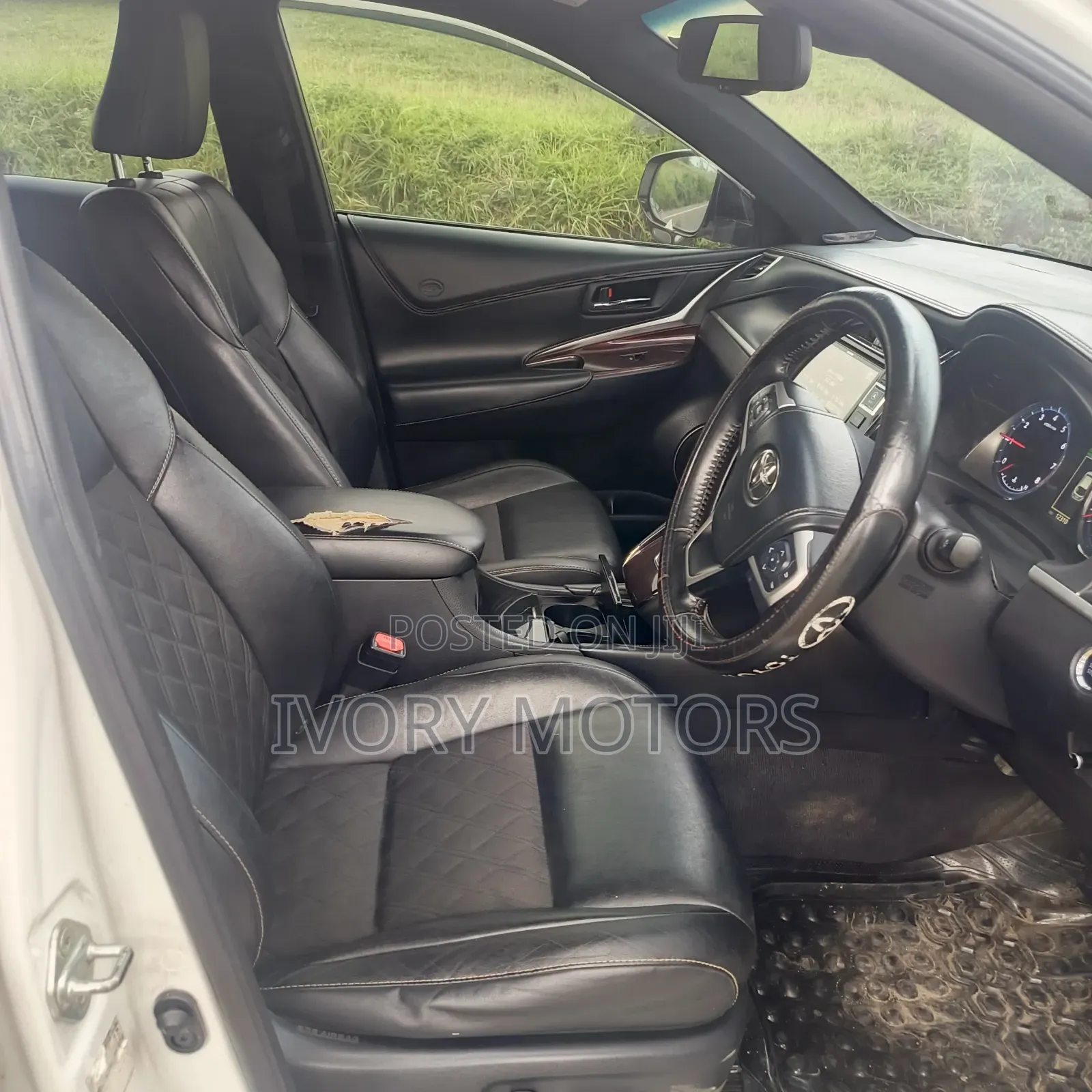 Toyota Harrier 2.0 2015 White