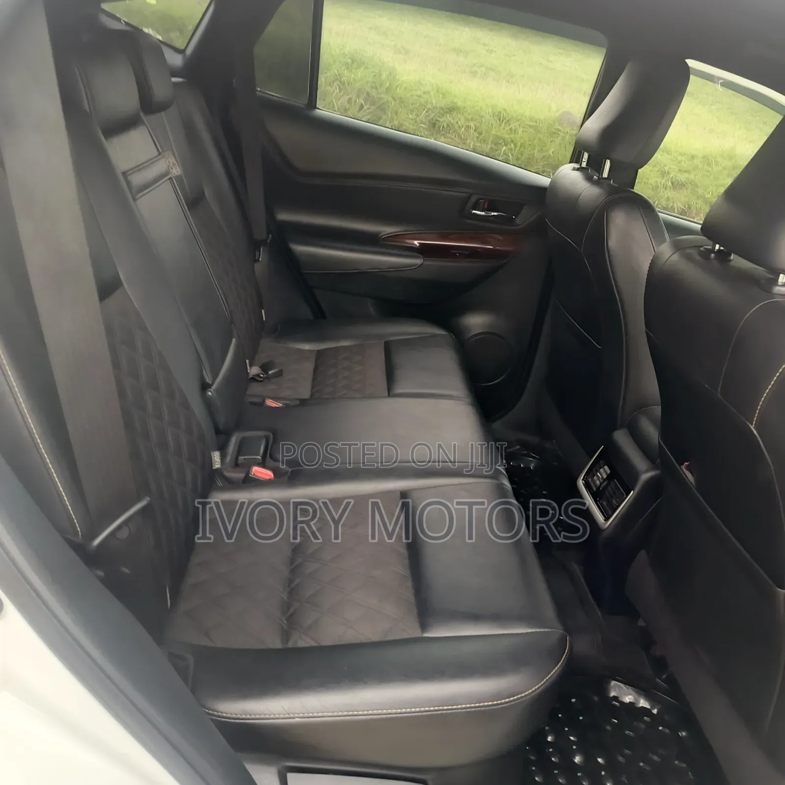 Toyota Harrier 2.0 2015 White
