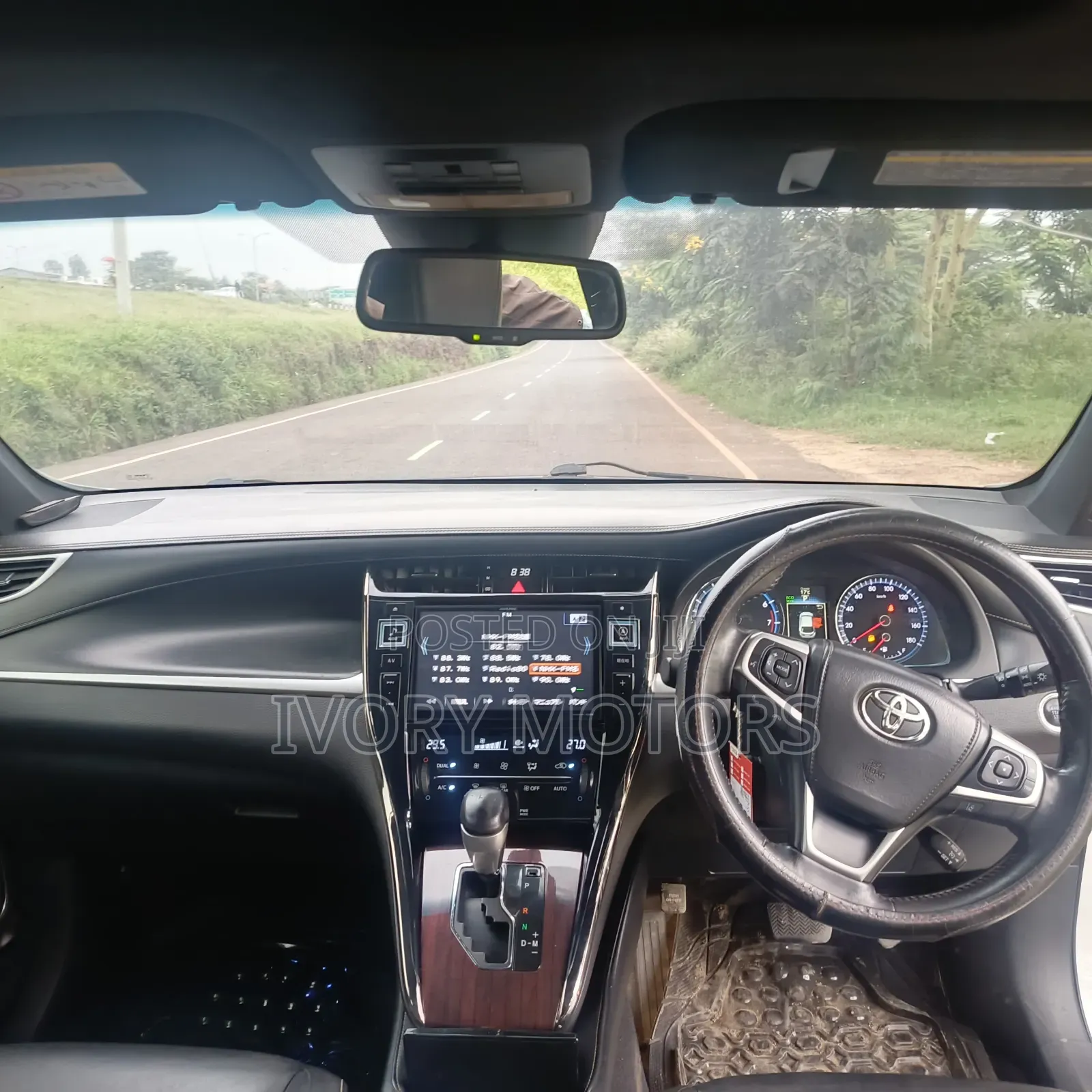 Toyota Harrier 2.0 2015 White